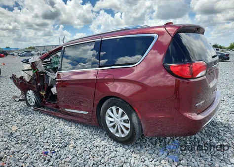 2018 Chrysler Pacifica Touring L Plus z USA, uszkodzony, nr VIN 2C4RC1EG2JR257940